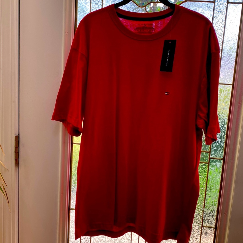 NWT Tommy Hilfiger Red T-Shirt Size Large